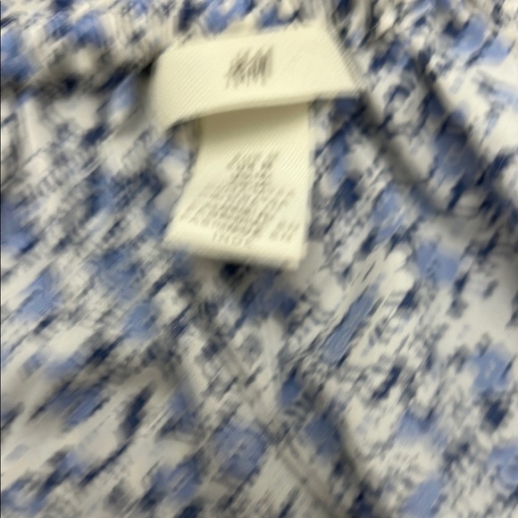 NWT H&M Floral Blue and White Blouse Top - Picture 5 of 6